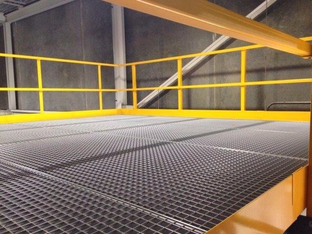 Bar grating mezzanine decking for air and light passage