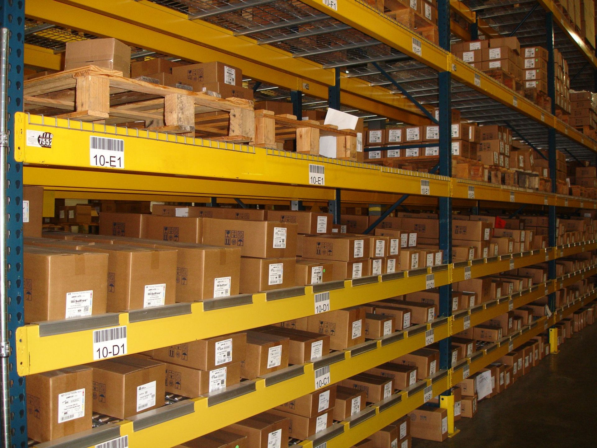 Carton flow shelving in Charlotte warehouse
